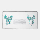 Blauwe Feniks Staat Op Wit Bureaumat (Keyboard & Muis)