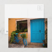 Blauwe fiets en deur in de zomer briefkaart (Voorkant / Achterkant)