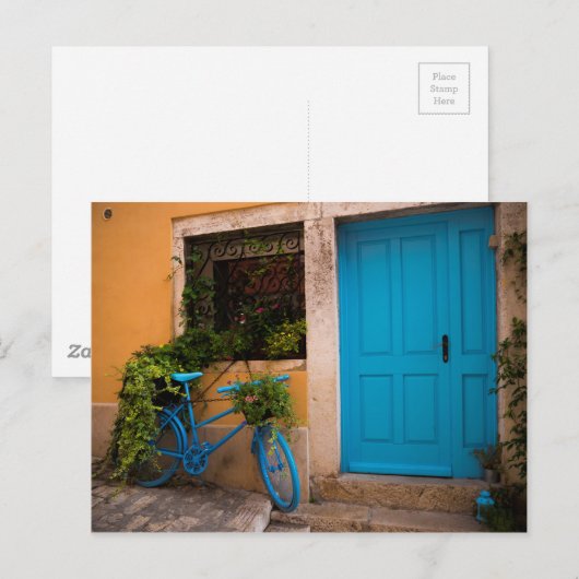 Blauwe fiets en deur in de zomer briefkaart (Voorkant / Achterkant)