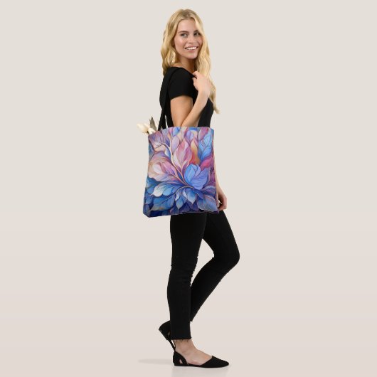 Blauwe Floral Tote Bag (Op model)
