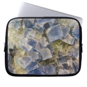 Blauwe fluorietkristallen in matrix laptop sleeve