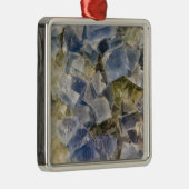 Blauwe fluorietkristallen in matrix metalen ornament (Rechts)