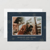 Blauwe foto Getrouwd en vrolijk Pas getrouwd Kerst Feestdagenkaart (Voorkant / Achterkant)
