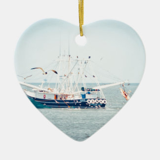 Blauwe garnaal aan boord van de oceaan keramisch ornament