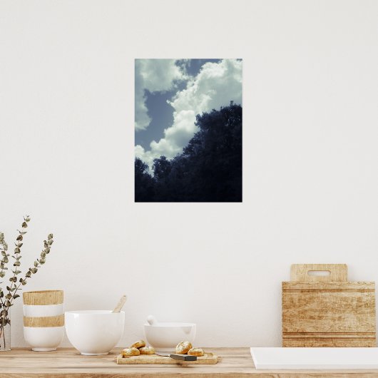 Blauwe gekleurde wolken, hemel en bomen poster (Keuken)