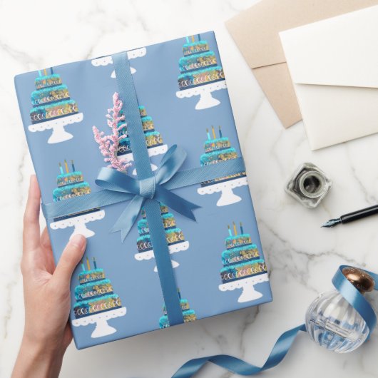 Blauwe gelaagde verjaardagstaart cadeaupapier (Geschenken)