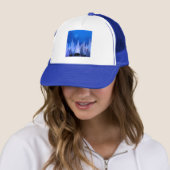 BLAUWE GEOMETRISCHE BEREN TRUCKER PET (In situ)