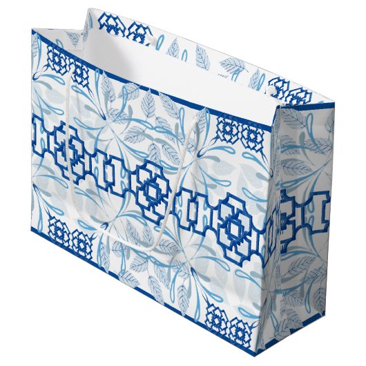 Blauwe Geometrische Floral Chinoiserie | Bruiloft Groot Cadeauzakje (Voorkant Gekanteld)