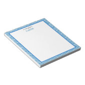 Blauwe geometrische grens met monogram notitieblok (Schuin)