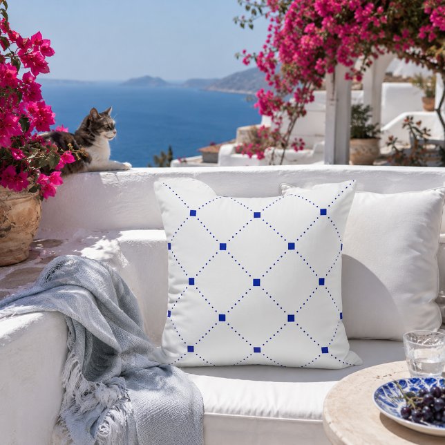 Blauwe geometrische kussensloop kussen (Greek-inspired blue geometric pillow bringing timeless Mediterranean elegance outdoors.)