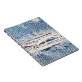 Blauwe gepantserde spijkerbroek, gekraakte spijker notitieboek (Rechterzijde)