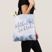 Blauwe gepersonaliseerde bloemen moeder van de bru tote bag (Dichtbij)