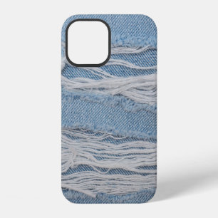 Blauwe gescheurde denim jeans textuur achtergrond. iPhone 12 hoesje