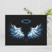 Blauwe Ggloed Angel Wings op zwarte achtergrond Advieskaart (Staand voorkant)