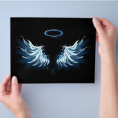 Blauwe Ggloed Angel Wings op zwarte achtergrond Flyer (Hand)
