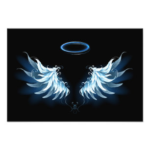 Blauwe Ggloed Angel Wings op zwarte achtergrond Foto Afdruk