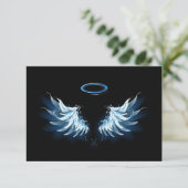 Blauwe Ggloed Angel Wings op zwarte achtergrond Kaart (Staand voorkant)