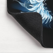 Blauwe Ggloed Angel Wings op zwarte achtergrond Muismat (Hoek)