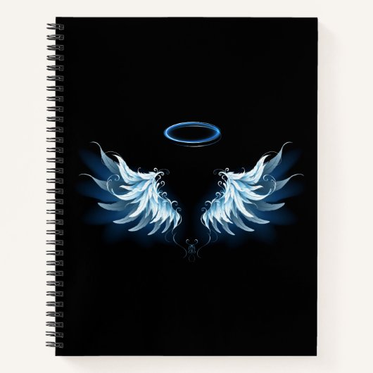 Blauwe Ggloed Angel Wings op zwarte achtergrond Notitieboek (Voorkant)