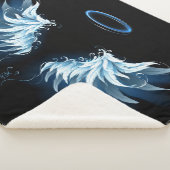 Blauwe Ggloed Angel Wings op zwarte achtergrond Sherpa Deken (3/4)