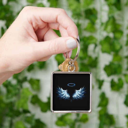 Blauwe Ggloed Angel Wings op zwarte achtergrond Sleutelhanger (Hand)
