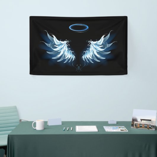 Blauwe Ggloed Angel Wings op zwarte achtergrond Spandoek (Beurs)