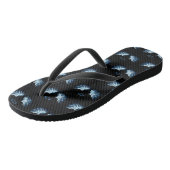 Blauwe Ggloed Angel Wings op zwarte achtergrond Teenslippers (Schuin)
