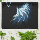 Blauwe Ggloed Angel Wings op zwarte achtergrond Theedoek (Gevouwen)