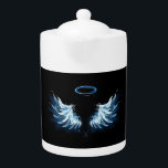 Blauwe Ggloed Angel Wings op zwarte achtergrond Theepot<br><div class="desc">Lichte,  artistieke,  blauwe engel vleugels op een zwarte achtergrond. Angel wings.</div>
