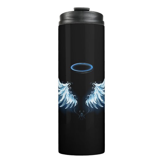 Blauwe Ggloed Angel Wings op zwarte achtergrond Thermosbeker (Voorkant)