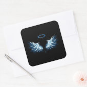 Blauwe Ggloed Angel Wings op zwarte achtergrond Vierkante Sticker (Envelop)