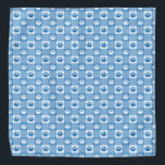 Blauwe gingham met verfdrukken bandana<br><div class="desc">Pamper je huisdier met deze tijdloze blauwe gingham met poten gepatterde bandana!</div>