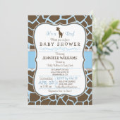 Blauwe Giraffe Print Jongen Baby shower Uitnodigin Kaart (Staand voorkant)