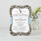 Blauwe Giraffe Print Jongen Baby shower Uitnodigin Kaart (Staand voorkant)