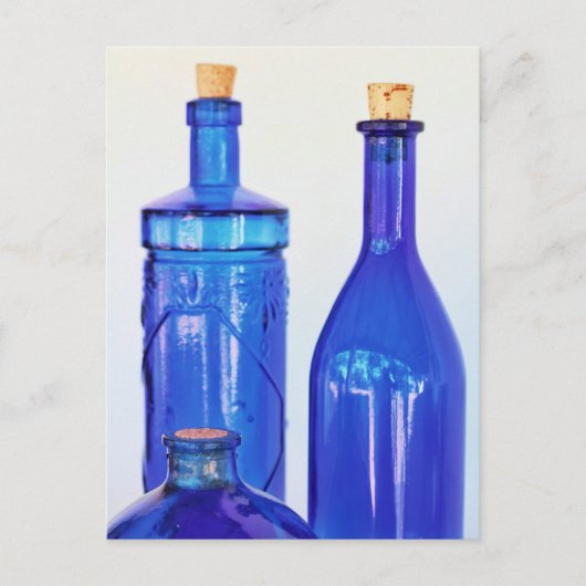 Blauwe glazen flessen briefkaart (Voorkant)