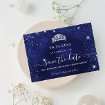 Blauwe glitter van de zeemacht van de Quinceanera, Aankondigingskaart<br><div class="desc">Een meisje en trendy Save the Date Card for a Quinceañera,  15e verjaardagsfeest. Een blauw,  oneven gekleurde achtergrond van de marine. Gedrooid met faux glitter sparkles en een tiara,  kroon. De tekst: Sparen de Datum wordt geschreven met een groot trendy hand lettered stijlmanuscript.</div>