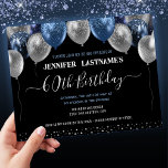 Blauwe Glitterballonnen 60ste verjaardagsfeestje Kaart<br><div class="desc">Elegante faux zilveren en blauwe glitterballonnen op de bovenrand. Alle tekst is aanpasbaar en eenvoudig te wijzigen voor uw eigen feestbehoeften. Grote elegante sparen het ontwerp van de sjabloon van de datumverjaardag. om het even welk jaar,  leeftijd kan worden veranderd. Elegante moderne stijlvolle typografie</div>
