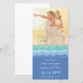 Blauwe golven die de foto van het HartBeach sparen Save The Date (Voorkant / Achterkant)