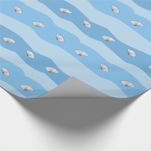 Blauwe golven en witte schalen aangepaste handmati cadeaupapier (Hoek)