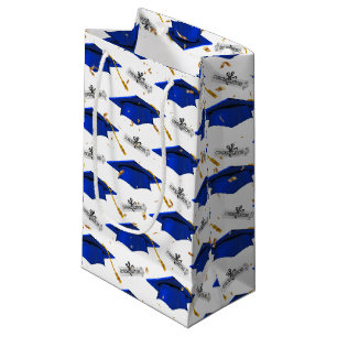 Blauwe gradatiekappen met diploma's klein cadeauzakje