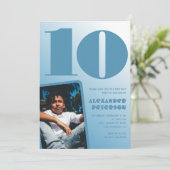 Blauwe gradiënt 10e verjaardag uitnodigingen Boy F (Staand voorkant)