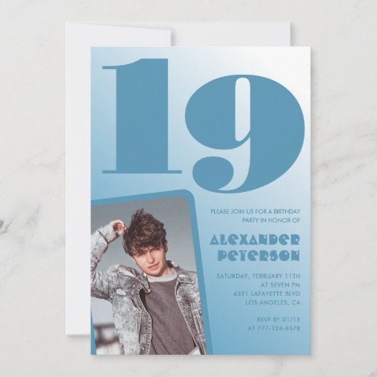 Blauwe gradiënt 19e verjaardag uitnodigingen Boy F (Voorkant)