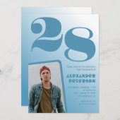 Blauwe gradiënt 28e verjaardag uitnodigingen Boy F (Voorkant / Achterkant)