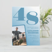 Blauwe gradiënt 48e verjaardag uitnodigingen Manne (Staand voorkant)