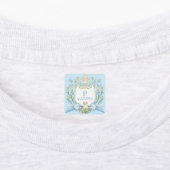 Blauwe Grandmillennial Puppy Monogram Ribbon Crest Labels (Aangebracht)