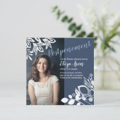 Blauwe grijze witte bloemen koninklijke kaart (Staand voorkant)