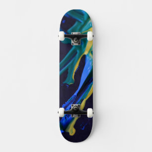 Blauwe, groene en gele verf op zwarte 1 persoonlijk skateboard