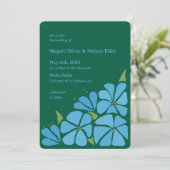 Blauwe Groovy Flower Pattern Huwelijksuitnodiging Kaart (Staand voorkant)