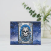 Blauwe Haired Skull Sterrennacht Halloween Feestdagenkaart (Staand voorkant)