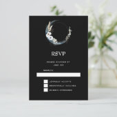 Blauwe halve maan met witte bloemen bruiloft RSVP kaartje (Staand voorkant)
